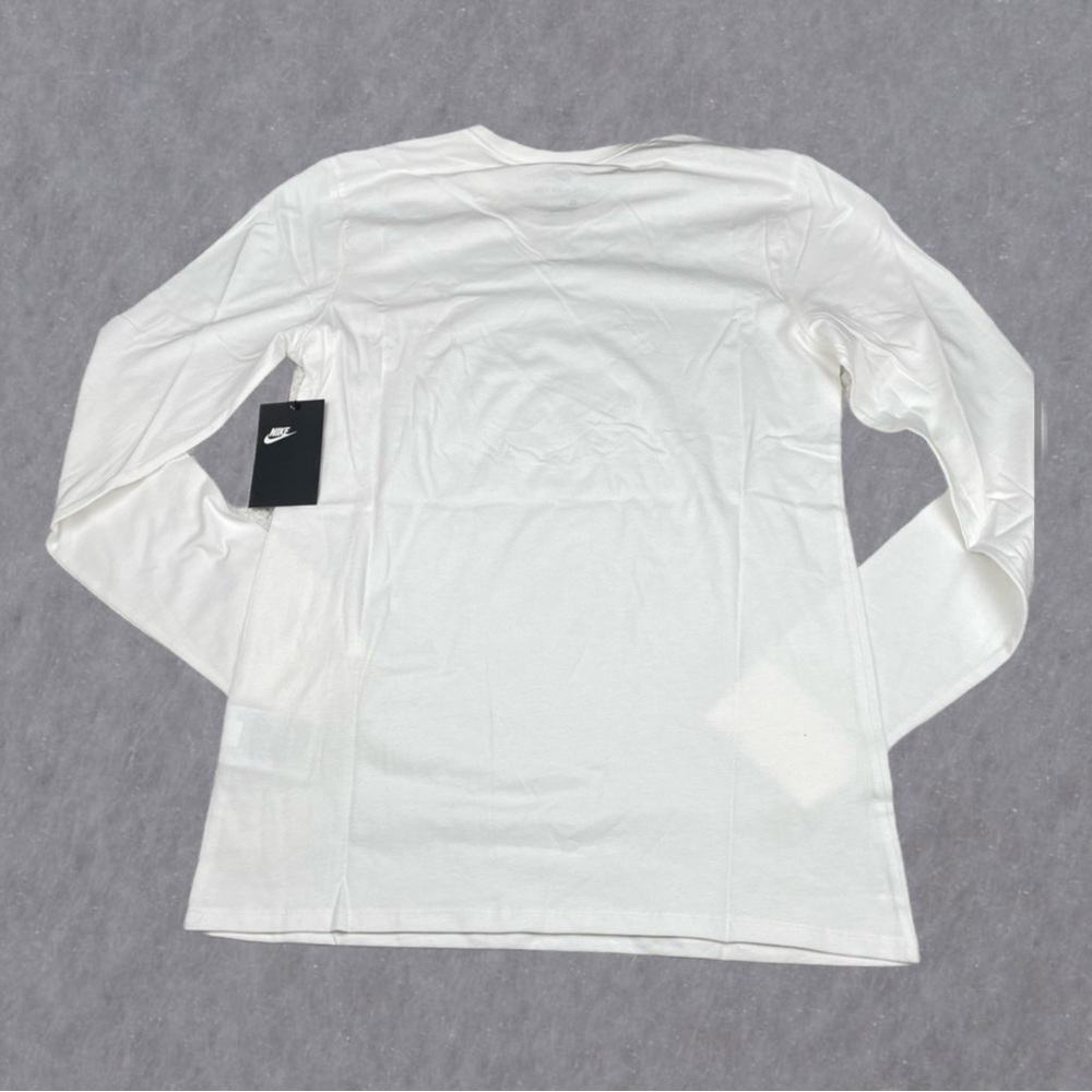 Nike  NWT Long Sleeve Cotton Tee Essential White Medium - Picture 2 of 7